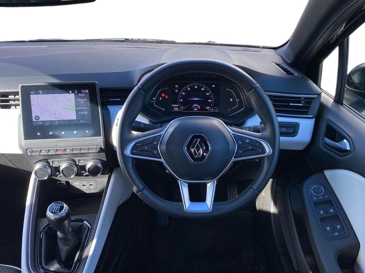 Used Renault Clio 2022 for sale - 77802157: Photo 9