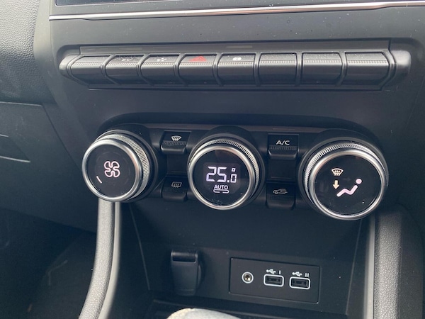 Used Renault Captur 2023 for sale - 76281168: Photo 12