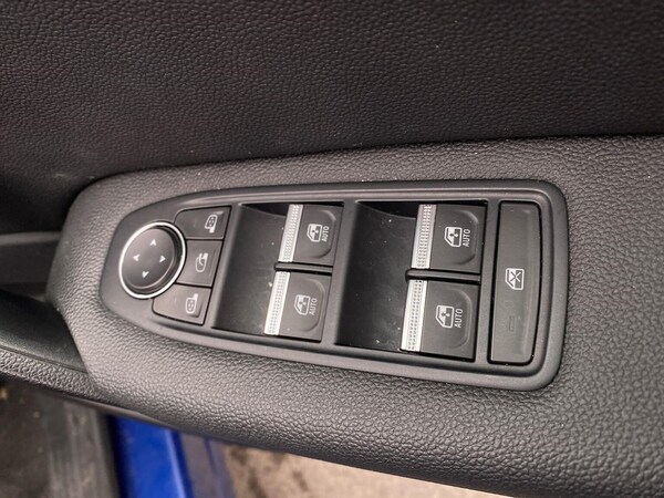 Used Renault Captur 2023 for sale - 76281168: Photo 21
