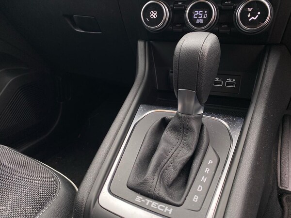 Used Renault Captur 2023 for sale - 76281168: Photo 30