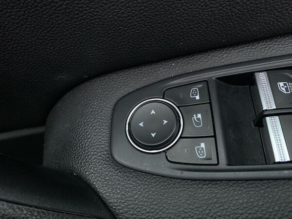 Used Renault Captur 2023 for sale - 76281168: Photo 39