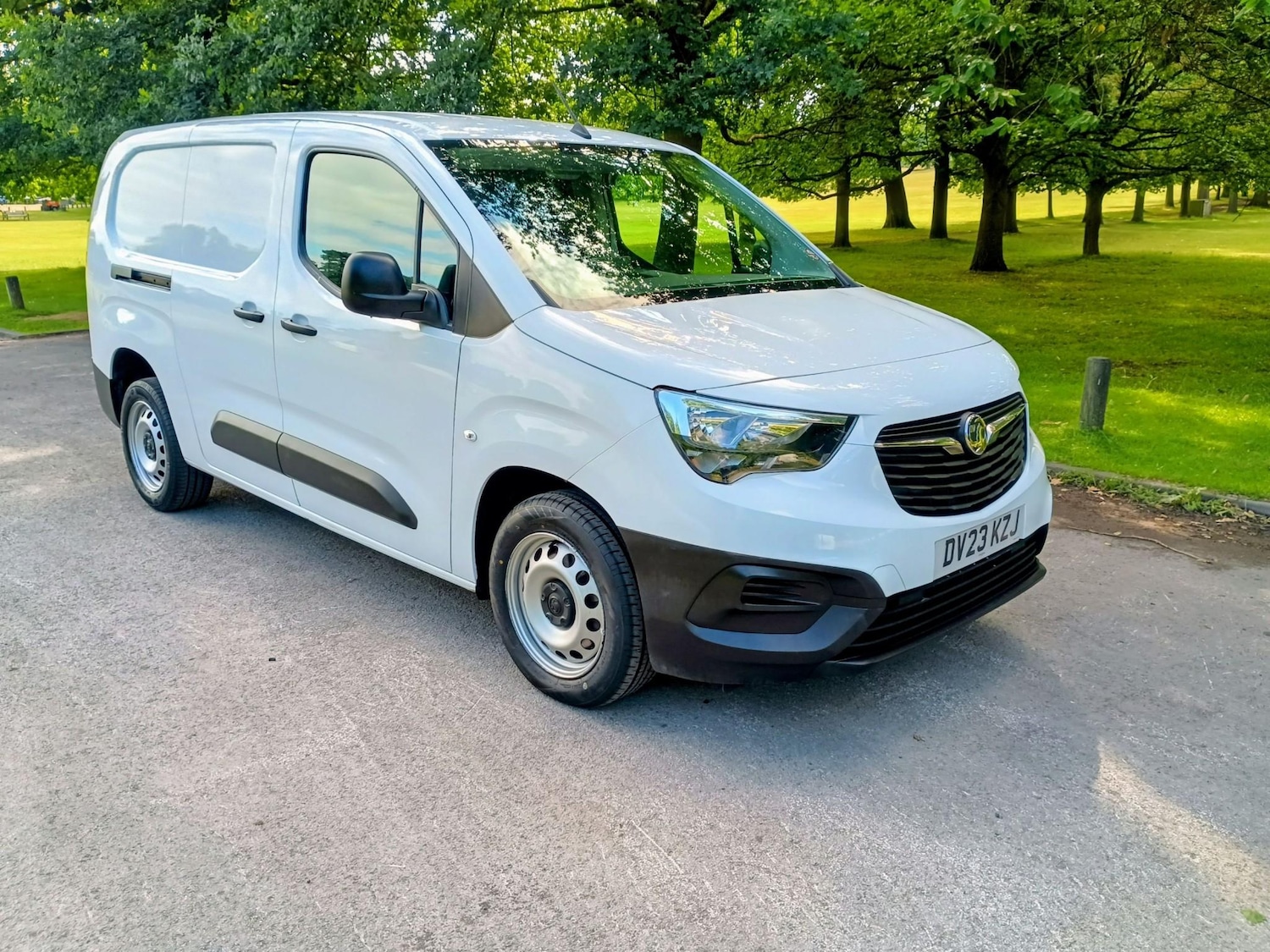 Used Vauxhall Combo 2023 for sale - 77275625: Photo 3