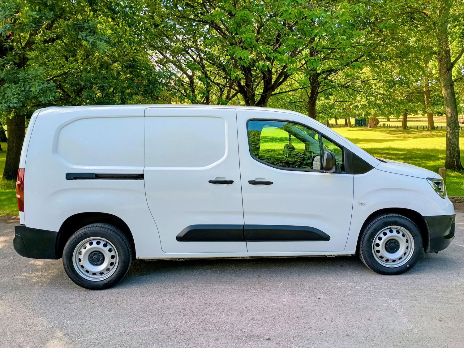 Used Vauxhall Combo 2023 for sale - 77275625: Photo 4