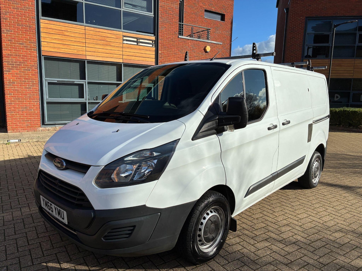 Used Ford Transit Custom 2017 for sale - 76440355: Photo 2