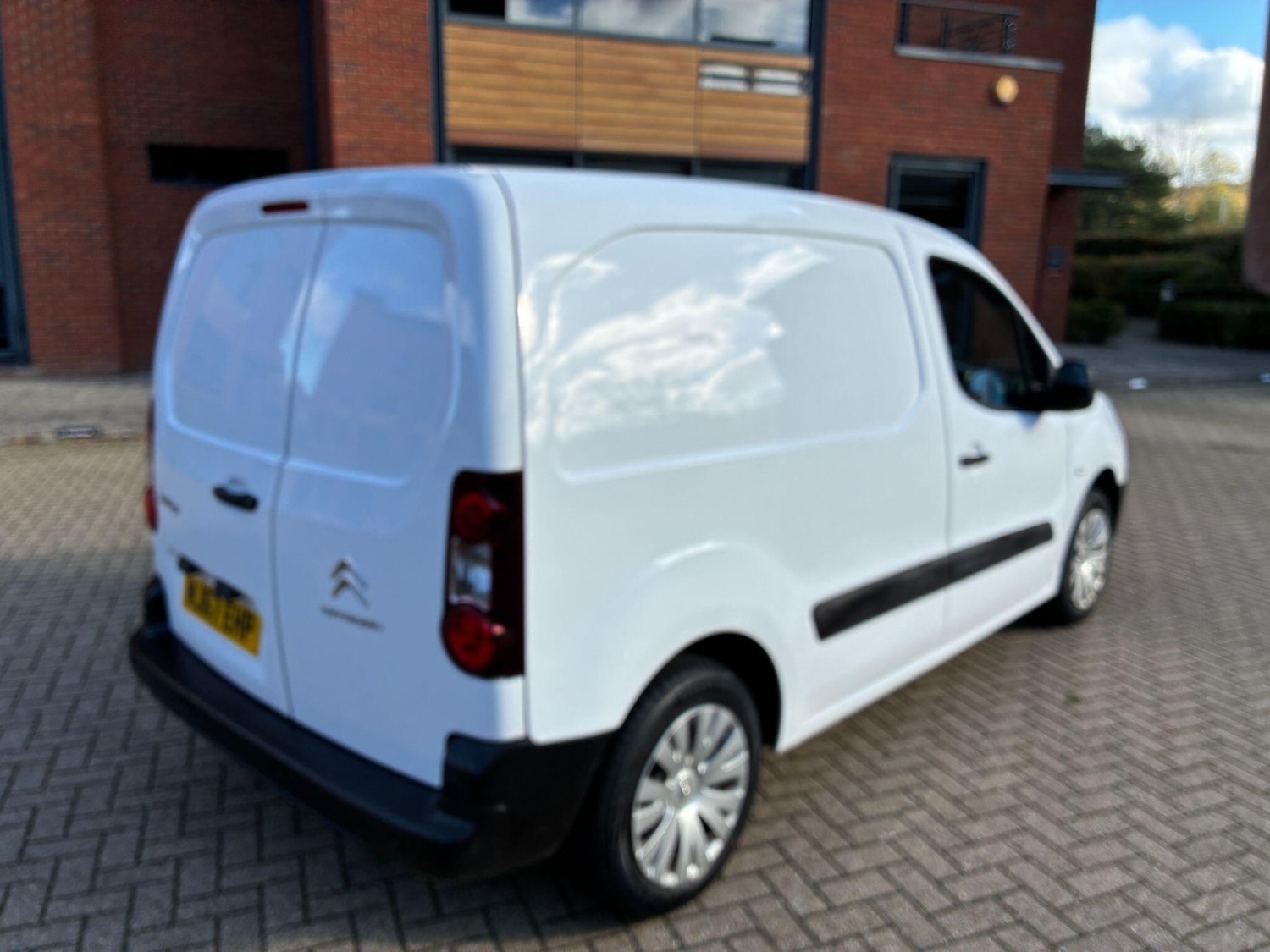 Used Citroen Berlingo 2017 for sale - 76440746: Photo 3