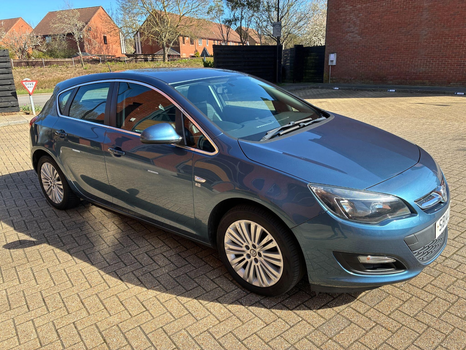 Used Vauxhall Astra 2014 for sale - 77993727: Photo 2