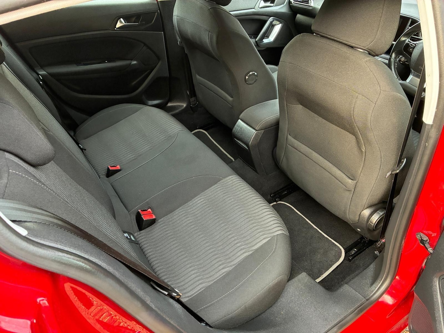 Used Peugeot 308 2015 for sale - 76138091: Photo 13