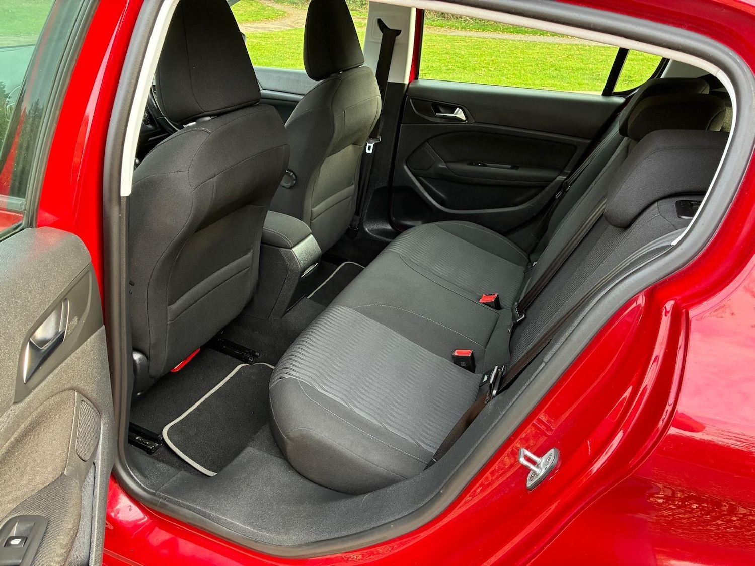 Used Peugeot 308 2015 for sale - 76138091: Photo 20
