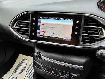 Used Peugeot 308 2015 for sale - 76138091: Photo 3