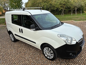 Used Vauxhall Combo 2017 for sale - 76109099: Photo