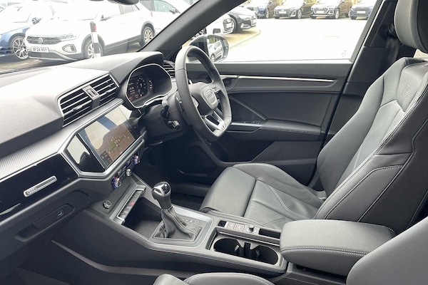 Used Audi Q3 2024 for sale - 73119606: Photo 2