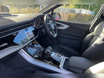 Used Audi Q7 2023 for sale - 76389676: Photo