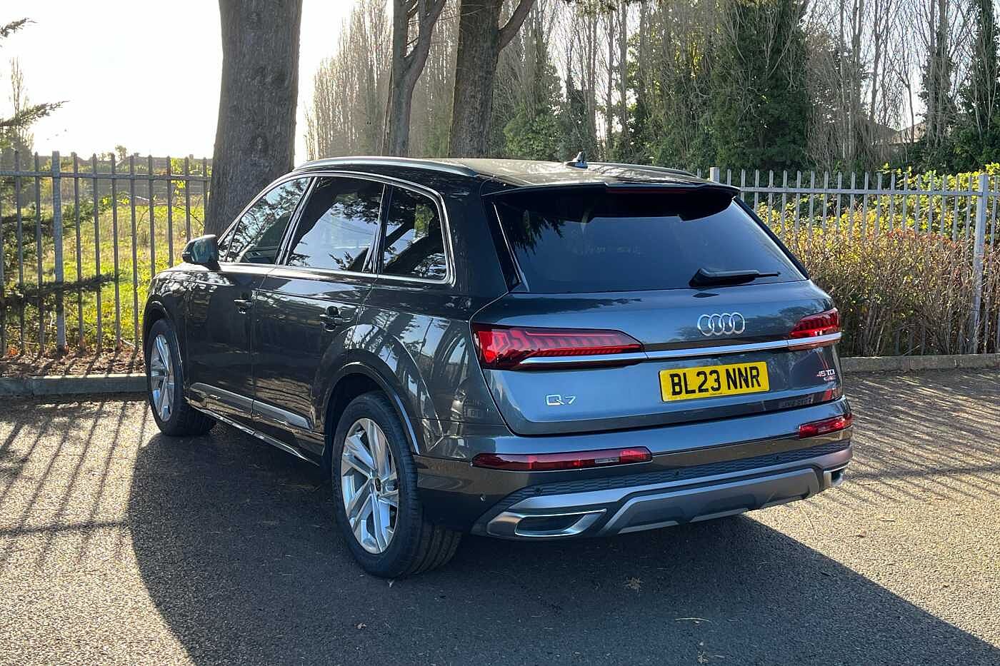 Used Audi Q7 2023 for sale - 76389676: Photo 3