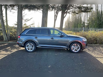 Used Audi Q7 2023 for sale - 76389676: Photo