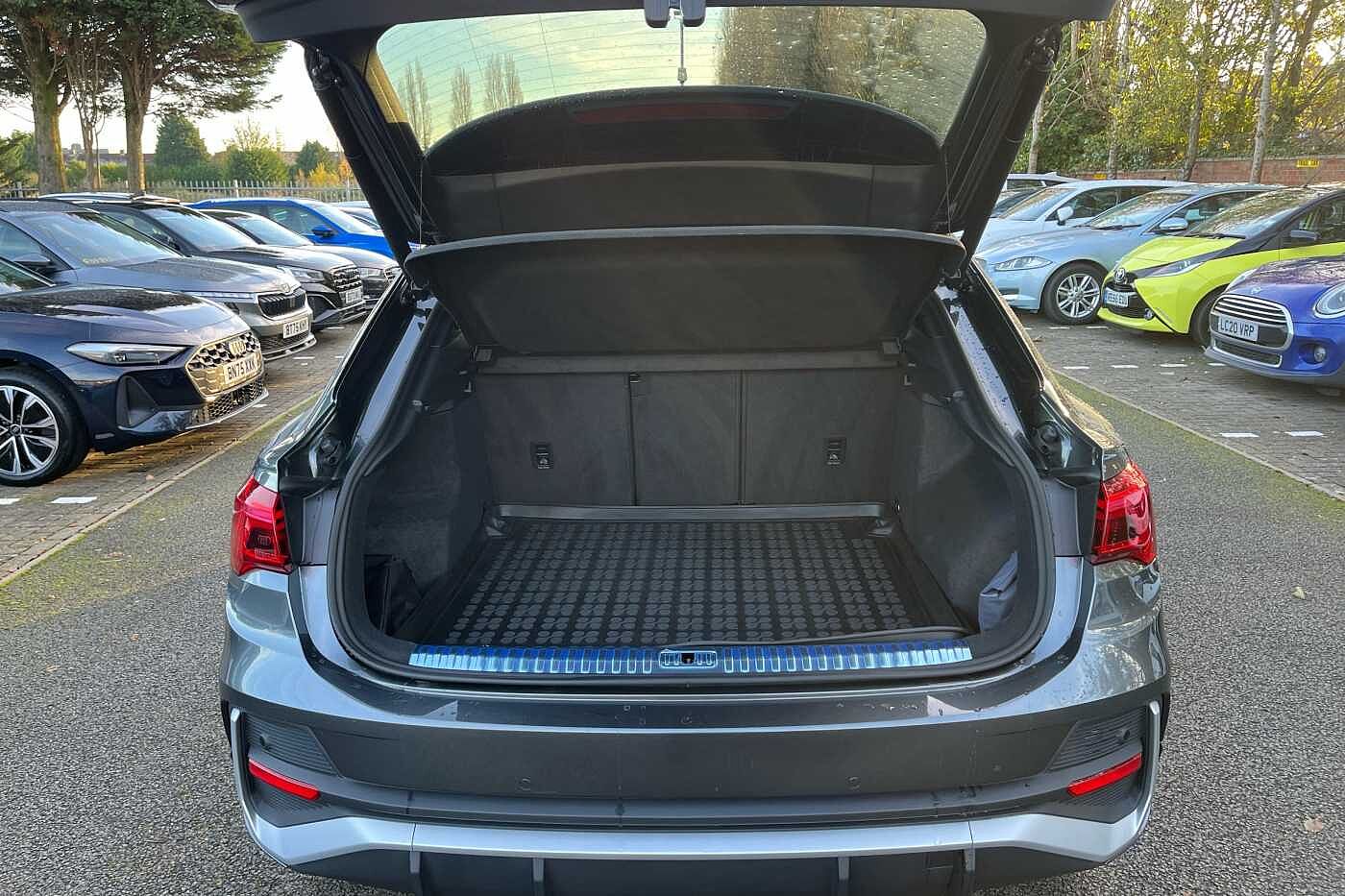 Used Audi Q3 2023 for sale - 76419902: Photo 12