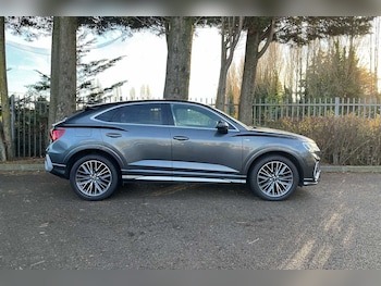 Used Audi Q3 2023 for sale - 76419902: Photo