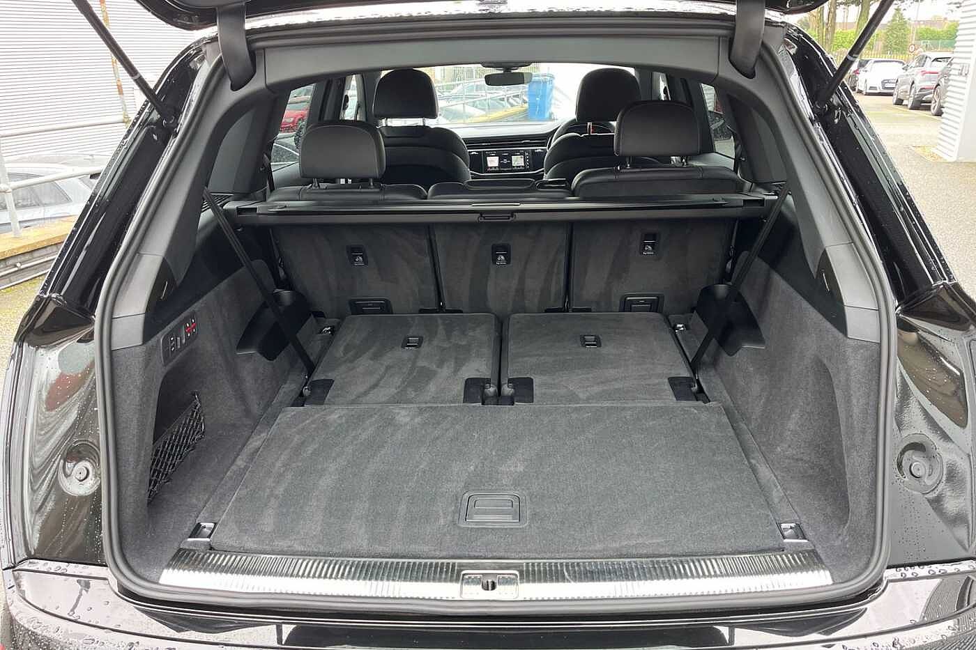 Used Audi Q7 2023 for sale - 77634430: Photo 11