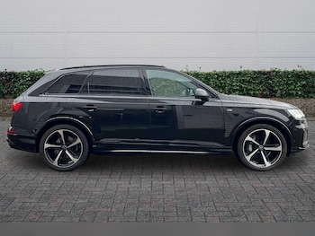 Used Audi Q7 2023 for sale - 77634430: Photo