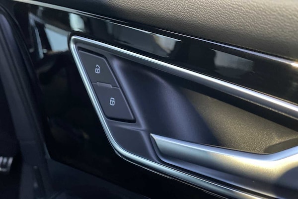 Used Audi Q4 e-tron 2023 for sale - 69598030: Photo 16