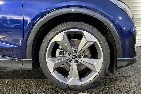 Used Audi Q4 e-tron 2023 for sale - 69598030: Photo 5