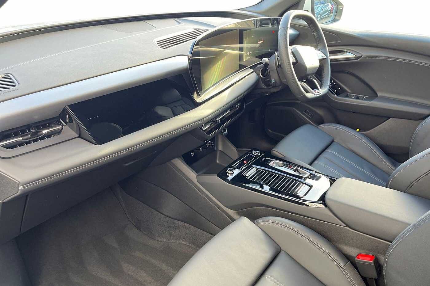 Used Audi Q6 e-tron 2025 for sale - 76888302: Photo 2