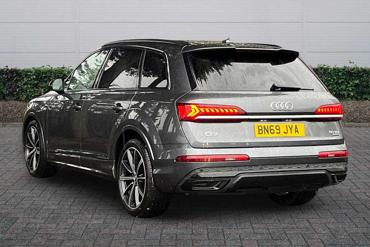 Used Audi Q7 2020 for sale - 77013486: Photo 3
