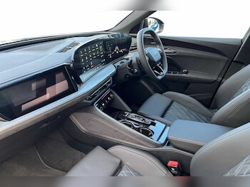 Used Audi Q5 2025 for sale - 77013500: Photo