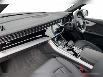 Used Audi Q7 2025 for sale - 77770665: Photo