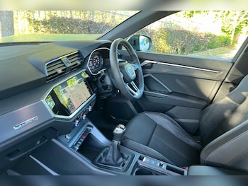 Used Audi Q3 2020 for sale - 76139712: Photo 2