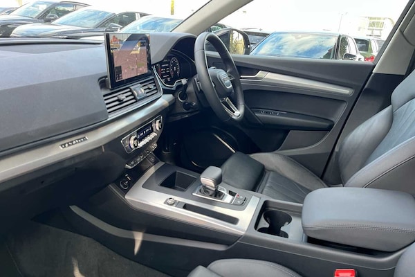 Used Audi Q5 2021 for sale - 76190726: Photo 2