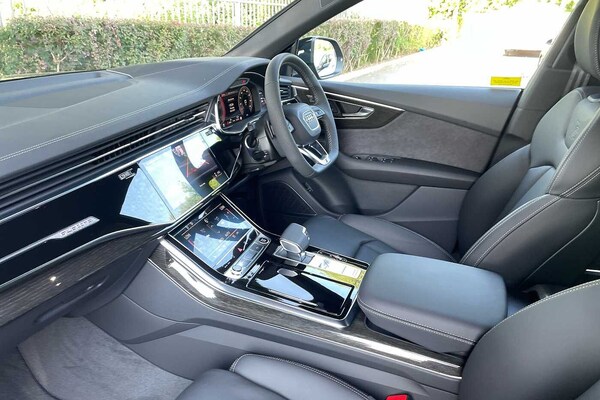 Used Audi Q8 2025 for sale - 75042343: Photo 2