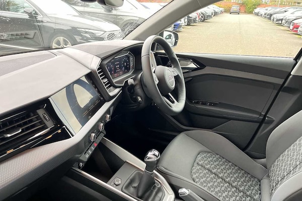 Used Audi A1 2024 for sale - 76202341: Photo 2