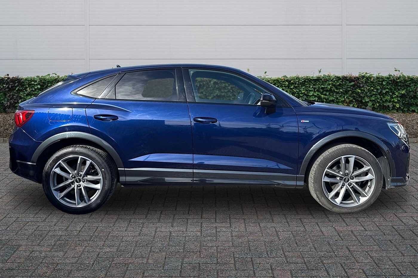 Used Audi Q3 2023 for sale - 77910670: Photo 4