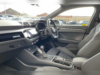 Used Audi Q3 2024 for sale - 75494924: Photo
