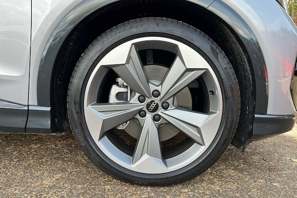 Used Audi Q4 e-tron 2025 for sale - 76061618: Photo 5