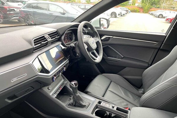 Used Audi Q3 2024 for sale - 75533698: Photo 2