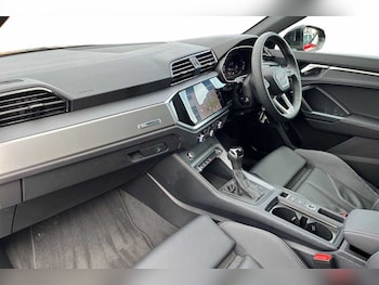 Used Audi Q3 2025 for sale - 77724994: Photo