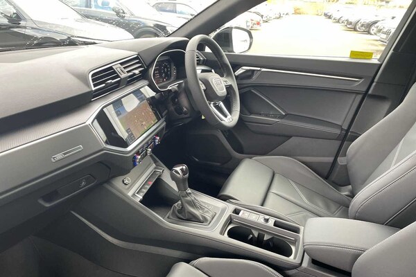 Used Audi Q3 2025 for sale - 74022091: Photo 2