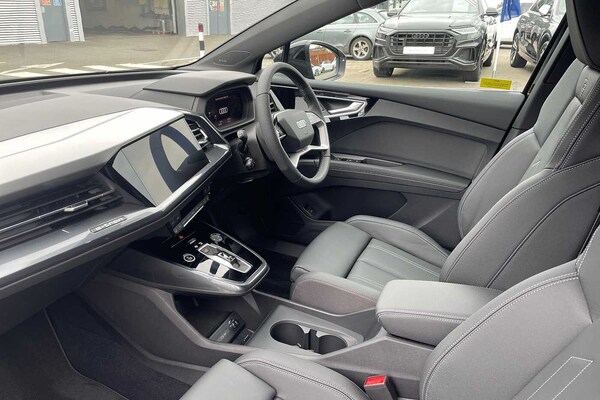Used Audi Q4 e-tron 2024 for sale - 71700066: Photo 2