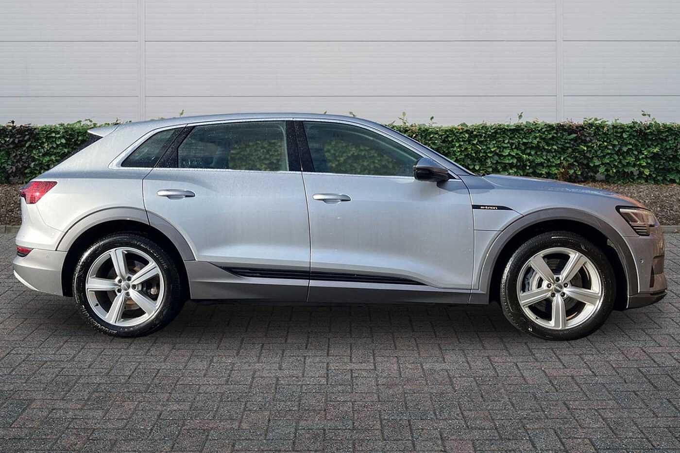 Used Audi e-tron 2020 for sale - 77910626: Photo 4