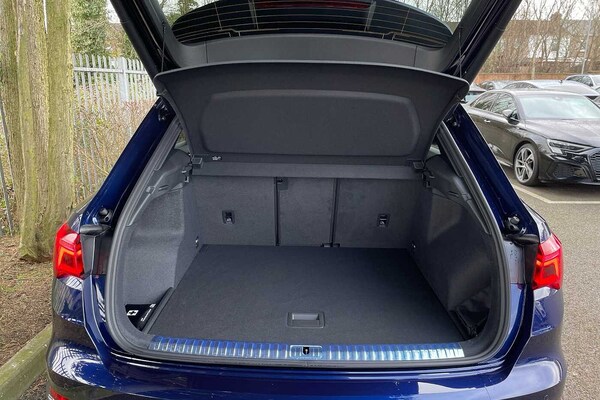 Used Audi Q3 2025 for sale - 74022016: Photo 12