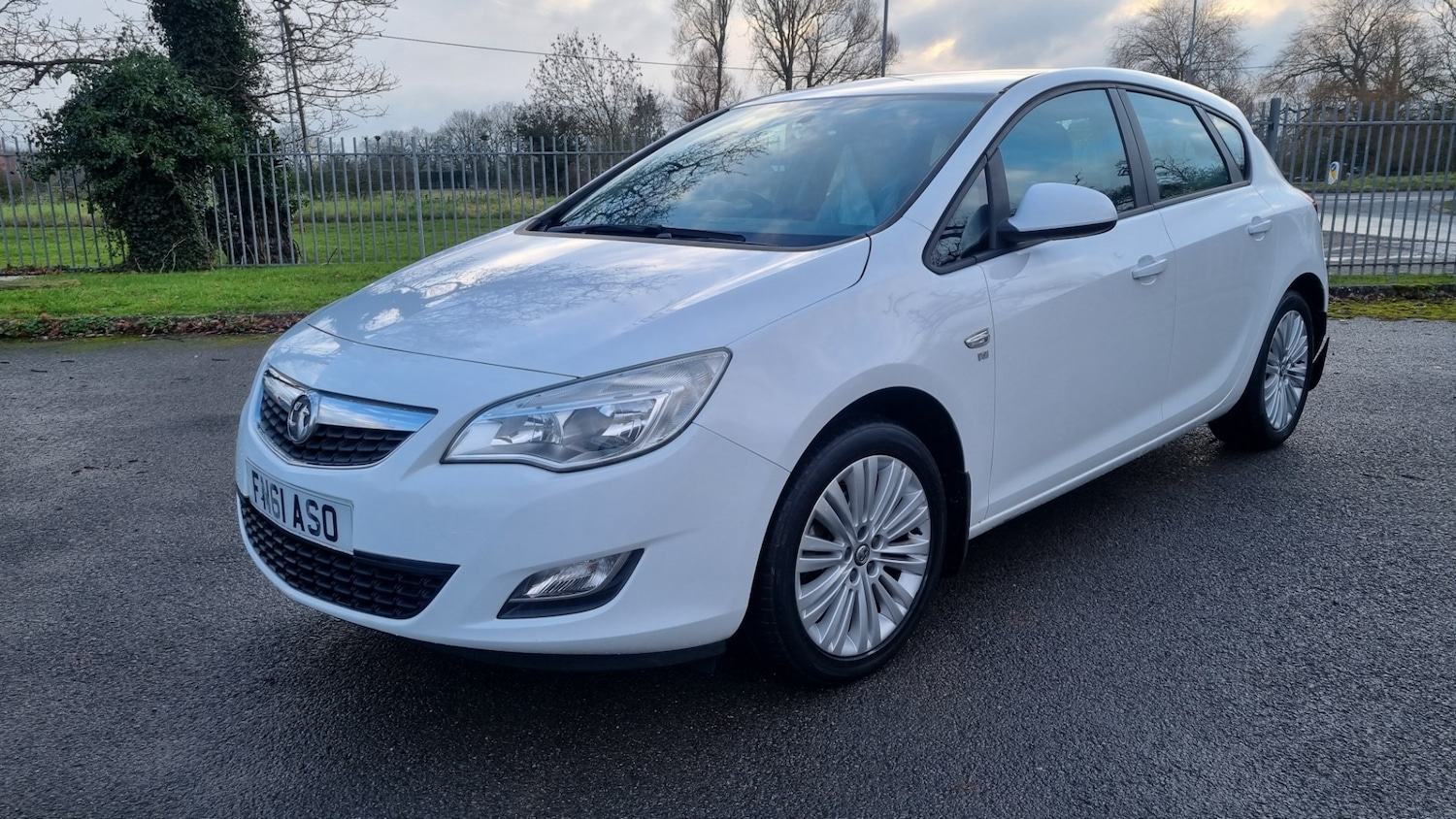 Used Vauxhall Astra 2011 for sale - 77339667: Photo 7