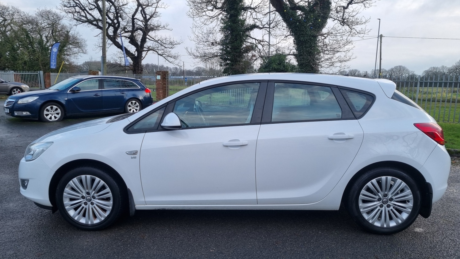 Used Vauxhall Astra 2011 for sale - 77339667: Photo 9