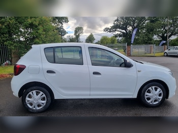 Used Dacia Sandero 2017 for sale - 78643854: Photo