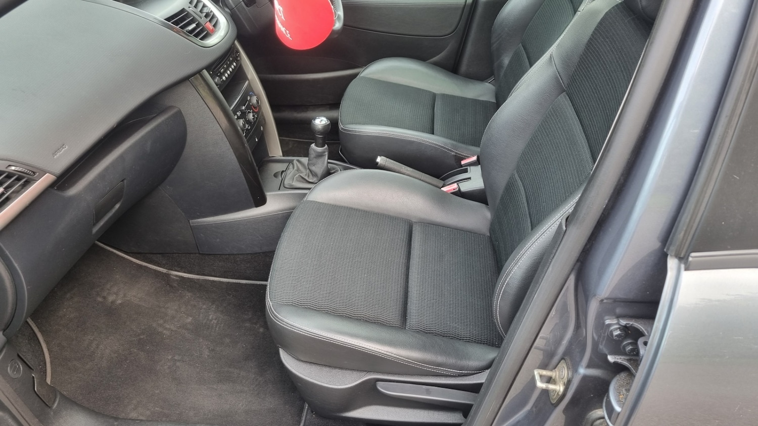 Used Peugeot 207 2011 for sale - 76194216: Photo 10