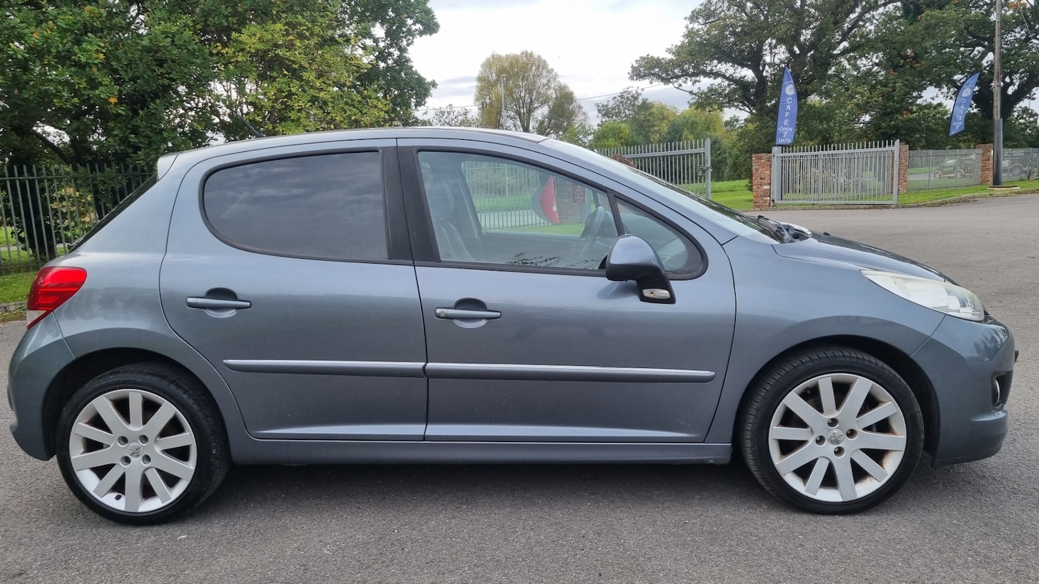Used Peugeot 207 2011 for sale - 76194216: Photo 3