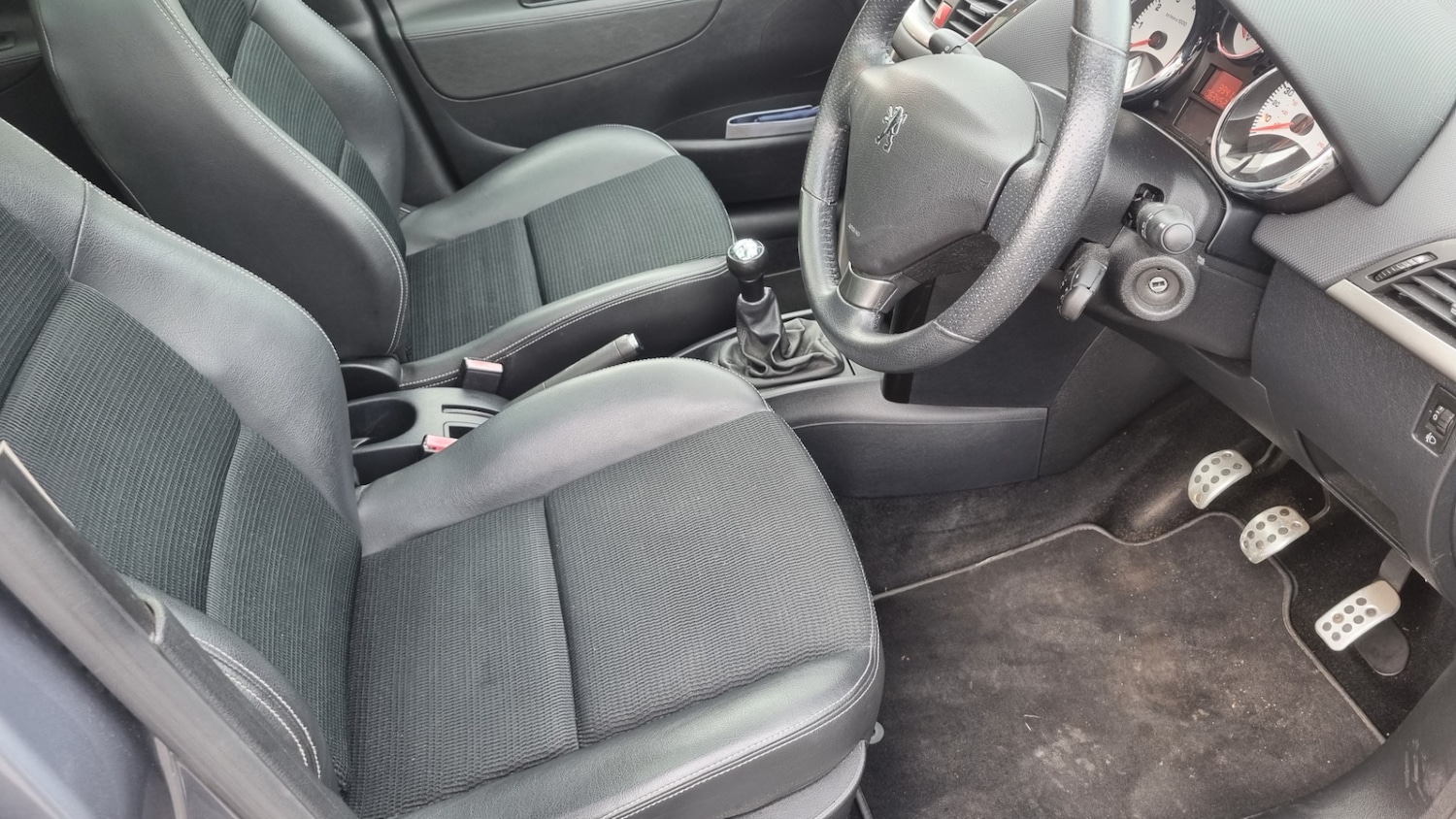 Used Peugeot 207 2011 for sale - 76194216: Photo 9