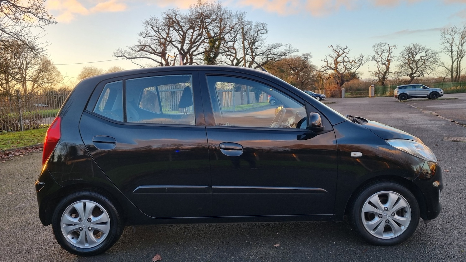 Used Hyundai i10 2011 for sale - 76960429: Photo 3