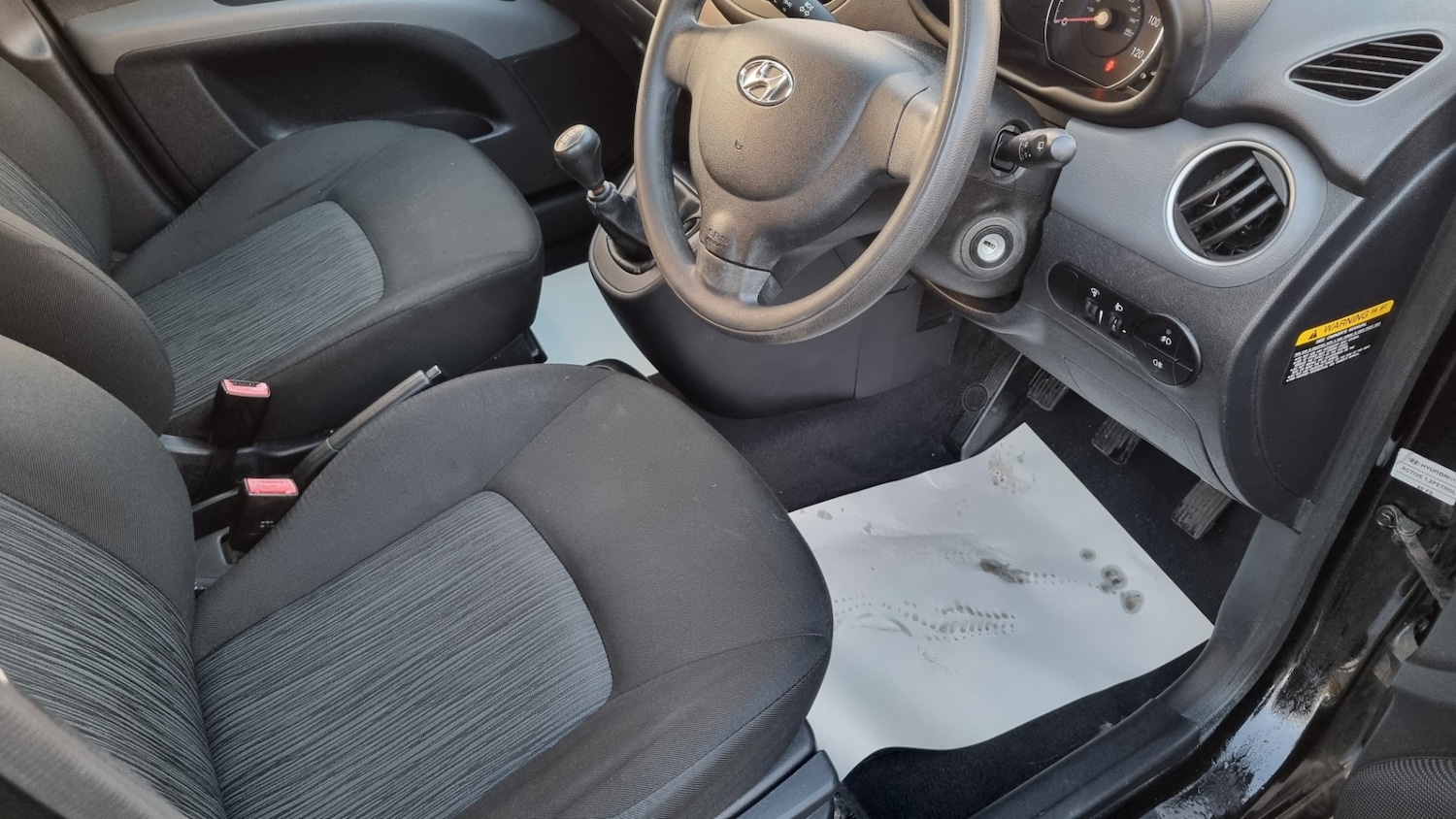 Used Hyundai i10 2011 for sale - 76960429: Photo 9