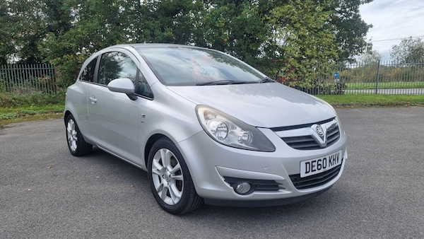Used Vauxhall Corsa 2010 for sale - 76128862: Photo 1